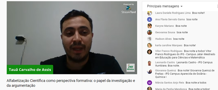 O prof. Tauã Carvalho foi responsável por mediar a palestra